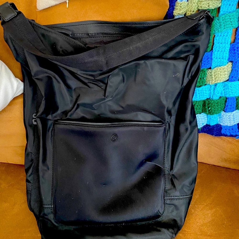 Like new lululemon hobo bag